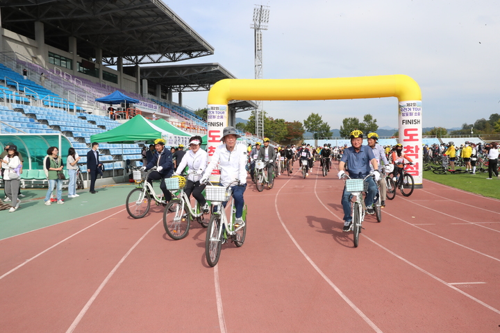 [거창=뉴시스] 거창군 '2022 한마당대축제' 자전거소풍. *재판매 및 DB 금지