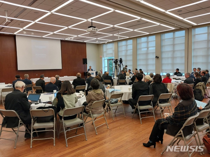 서울=뉴시스] 한국천주교주교회의 민족화해위원회와 미국천주교주교회의 국제정의평화위원회는 5일(현지시간) 워싱턴DC 미국 가톨릭대학교에서 2022 가톨릭한반도평화포럼을 개최했다. (사진=한국천주교주교회의 제공) 2022.10.06. photo@newsis.com *재판매 및 DB 금지