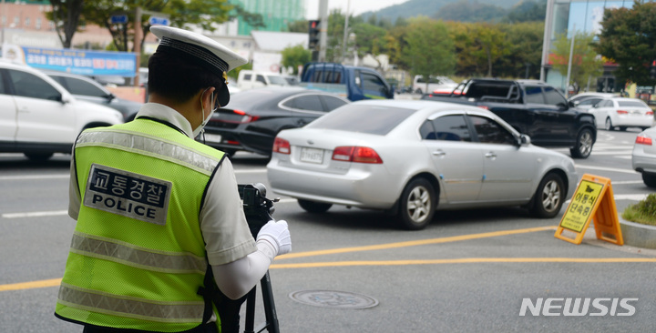 '꼬리물기·끼어들기' 얌체 운전자 잡는다…경기경찰, 연말까지 단속