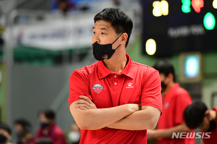 [서울=뉴시스]프로농구 울산 현대모비스 조동현 감독 (사진 = KBL 제공)