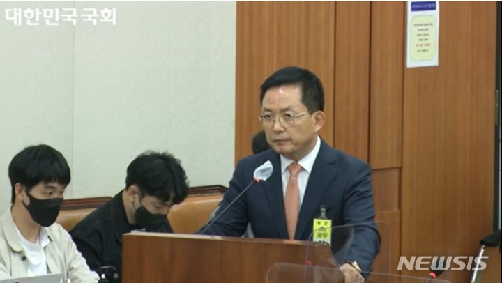 국감서 野김한규, 치킨 CEO들에 가맹점 착취·갑질 질타