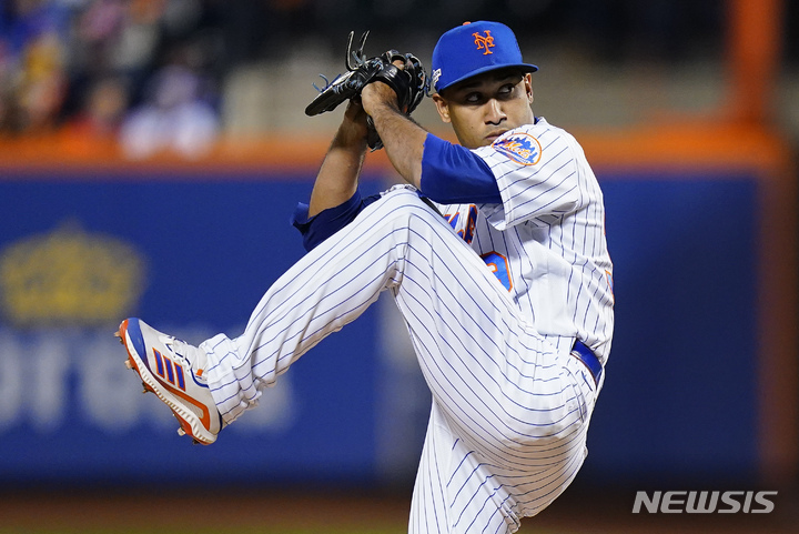 [뉴욕=AP/뉴시스] 뉴욕 메츠의 마무리 투수 에드윈 디아즈
