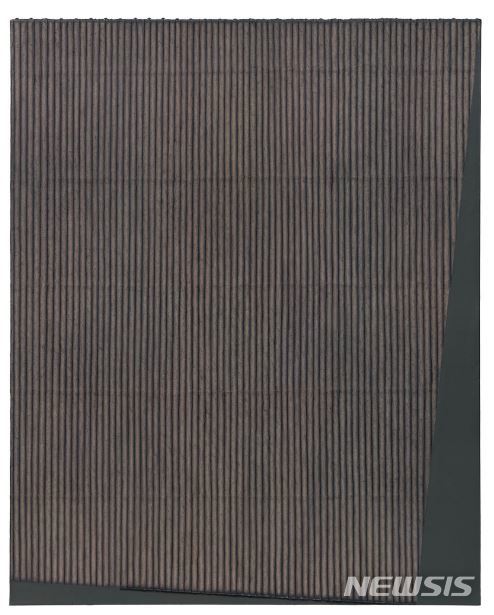 [서울=뉴시스]박서보, Écriture (描法) No. 991031, 1999,Mixed media with Korean hanji paper on canvas162 x 130 cm Courtesy of the artist and Kukje Gallery, 사진: 기지재단 이미지 제공: 국제갤러리