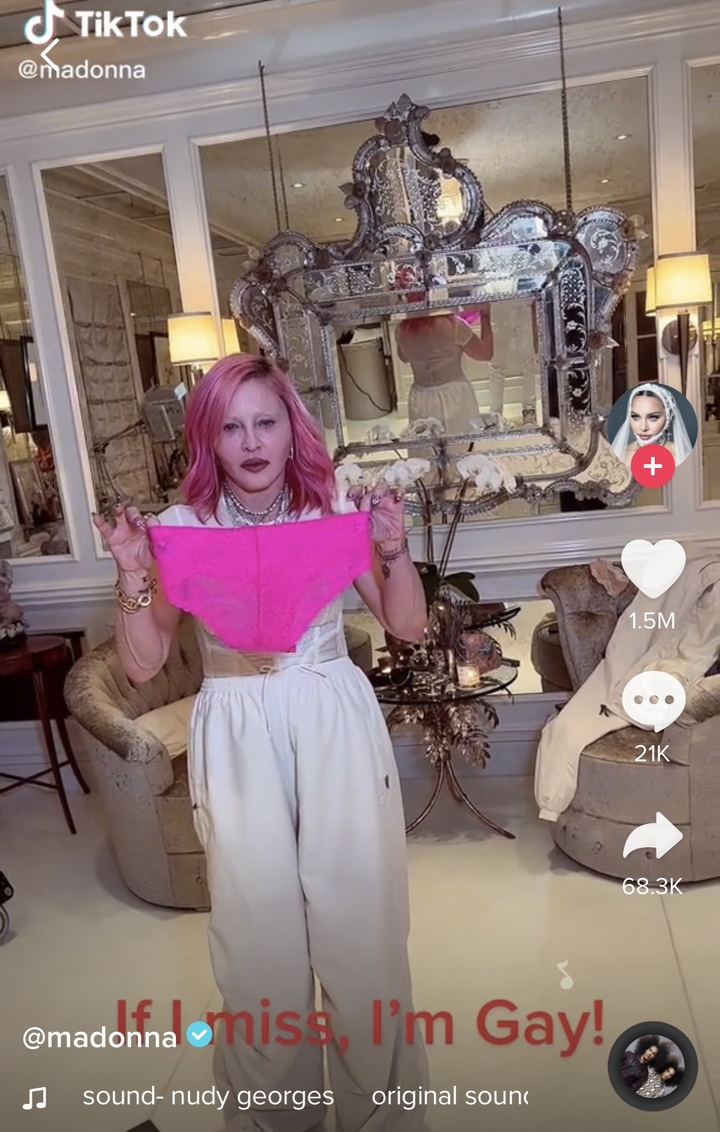 [서울=뉴시스] 게이의 아이콘 마돈나가 본인이 게이임을 암시하는 영상을 올려 인터넷에서 화제가 되고 있다고 10일(현지 시간) 미국 NBC 뉴스가 보도했다.<사진 출처 : madonna 틱톡 캡처> 2022.10.11. *재판매 및 DB 금지