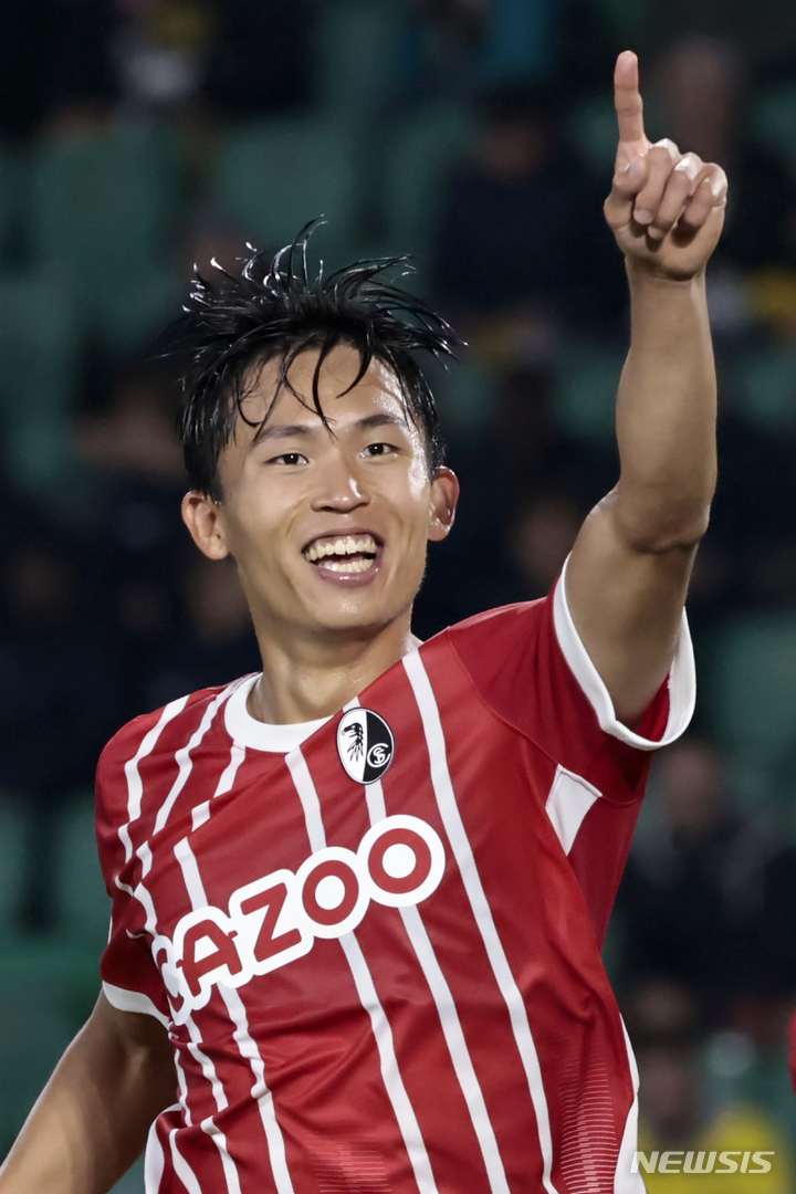 [낭트=AP/뉴시스]프라이부르크 정우영. 2022.10.13.