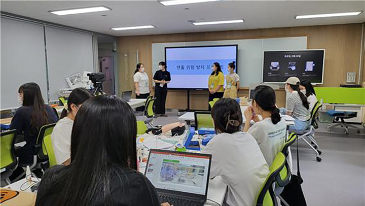 [광주=뉴시스] 광주교육대학교는 광주·전남교육청과 협력해 '고교-대학 연계 고교학점제 공동교육과정 꿈키움캠퍼스'를 운영한다고 16일 밝혔다. (사진=광주교육대학교 제공). photo@newsis.com *재판매 및 DB 금지
