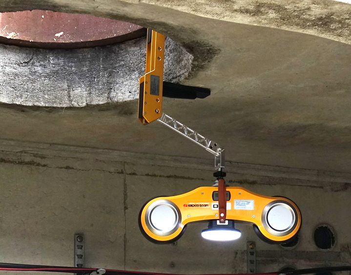 [대전=뉴시스] 조명휘 기자 = 한국전력연구원이 지난 9월 미국 현지에서 3D 디지털 트윈기술을 이용한 지하맨홀 스캐닝을 하기 위해 설치한 장비가 구동되고 있다. (사진=한국전력연구원 제공) 2022.10.15. photo@newsis.com *재판매 및 DB 금지