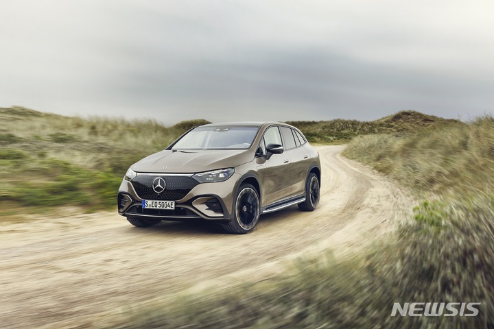 [서울=뉴시스]메르세데스-벤츠 '더 뉴 EQE SUV'.(사진=메르세데스-벤츠 코리아 제공) * 위 사진은 기사와 관련이 없습니다. 2022.10.17 photo@newsis.com