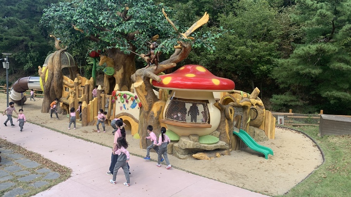 [울산=뉴시스]울산 남구 문수힐링피크닉장 내 어린이 놀이터 전경 (사진=울산 남구 제공) photo@newsis.com *재판매 및 DB 금지