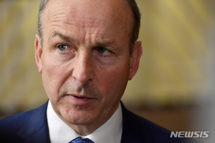 [브뤼셀( 벨기에)= AP/뉴시스] 마이클 마틴 아일랜드 총리가 지난 2022년 10월 20일 브뤼셀의 유럽연합 정상회의에 참석해 발언하는 모습. 그는 요르단, 유럽연합과 협력해서 팔레스타인 국가를 승인하겠다고 4월 24일 밝혔다. 2024, 04. 25.&nbsp; 