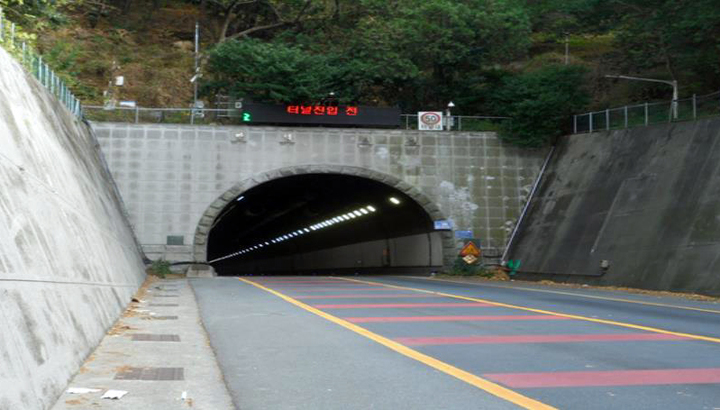 [부산=뉴시스] 북구 제1만덕터널 입구. (사진=뉴시스 DB) photo@newsis.com *재판매 및 DB 금지