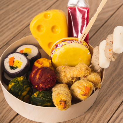 [서울=뉴시스] 오간식, '독 파티 소풍 패키지'. (사진=펫프렌즈 제공) 2022.10.21. photo@newsis.com *재판매 및 DB 금지