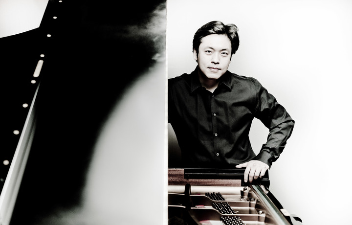 [서울=뉴시스]피아니스트 김선욱. (사진=빈체로/Marco Borggreve 제공) 2022.10.22. photo@newsis.com *재판매 및 DB 금지