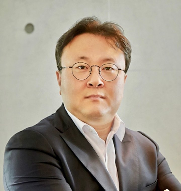 [서울=뉴시스] 한국창업학회는 21일 서울 마포구 서울창업허브에서 열린 추계학술대회 정기총회에서 송영화 건국대학교 기술경영학과 교수를 차기 학회장으로 선출했다고 밝혔다. 임기는 내년 1월부터이다. (사진=한국창업학회 제공) 2022.10.21. photo@newsis.com&nbsp; *재판매 및 DB 금지