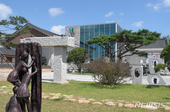[담양=뉴시스] 전남도 우수건축물로 선정된 '영암군립 하정웅 미술관' (사진=전남도 제공) 2022.10.22. photo@newsis.com