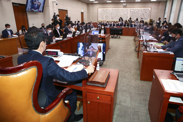 [서울=뉴시스] 김선웅 기자 = 지난해 10월24일 국회 법제사법위원회 종합감사가 열리는 모습. (공동취재사진) 2022.10.24. photo@newsis.com
