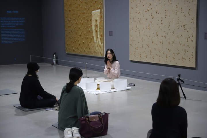 [수원=뉴시스] 비포선라이즈 프로그램 모습. (사진=수원시립미술관 제공) 2022.10.25. photo@newsis.com *재판매 및 DB 금지