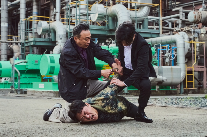 [서울=뉴시스] '형사록' 스틸 컷. 2022.10.26. (사진=디즈니플러스 제공) photo@newsis.com *재판매 및 DB 금지 *재판매 및 DB 금지