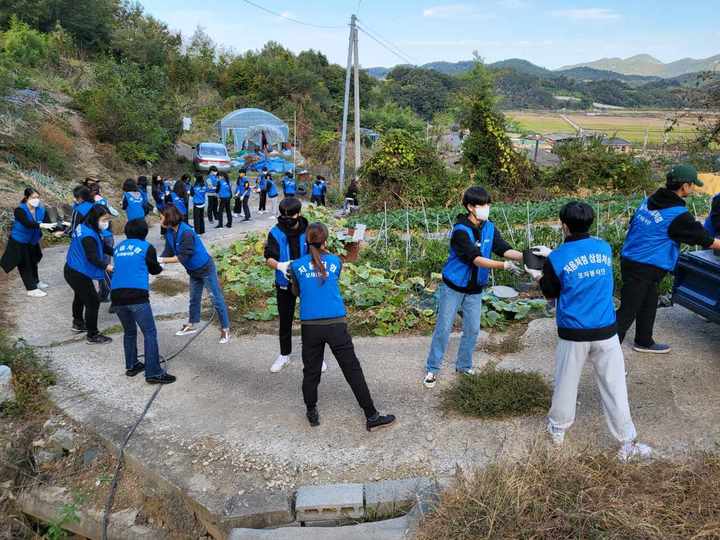 [여수소식] 삼일중 모자봉사단, 연탄 나눔 봉사 '구슬땀' 등