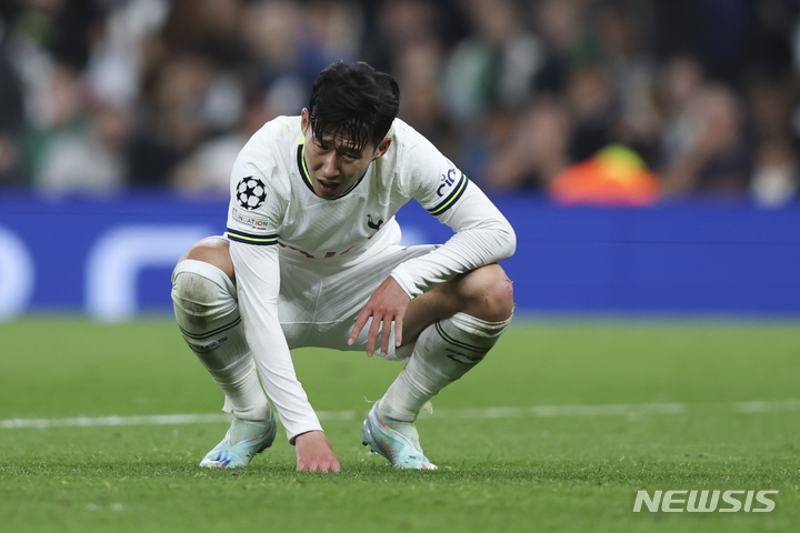 [런던=AP/뉴시스]손흥민 침묵. 2022.10.26.