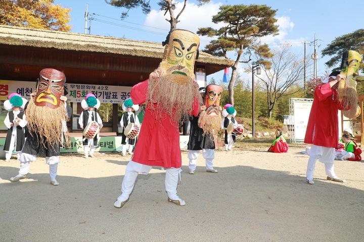 예천군 삼강주막 야외공연장에서 '예천청단놀음 정기발표회'가 열리고 있다. (사진=예천군 제공) *재판매 및 DB 금지