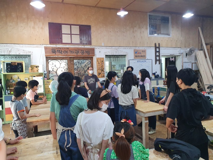  목공예체험을 하는_대전선암초등학교 학생들 *재판매 및 DB 금지