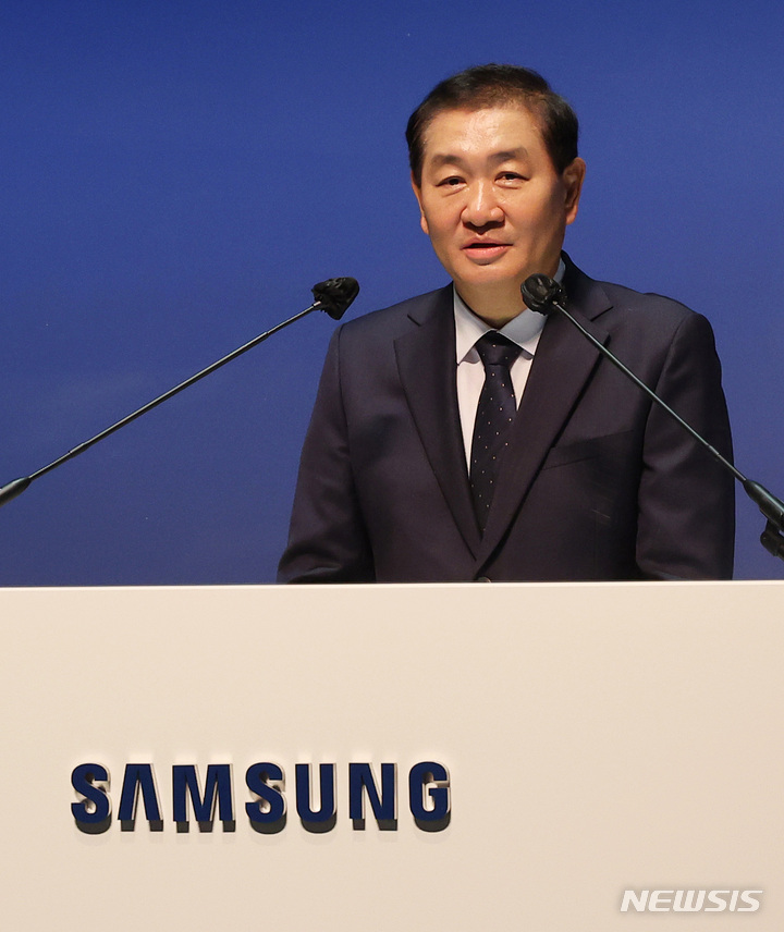 [용인=뉴시스] 김종택기자 = 한종희 삼성전자 대표이사 부회장. 2022.11.03. jtk@newsis.com