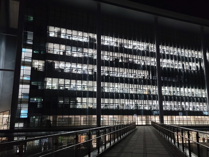 [홍성=뉴시스] 불 밝힌 충남도청사 모습. *재판매 및 DB 금지