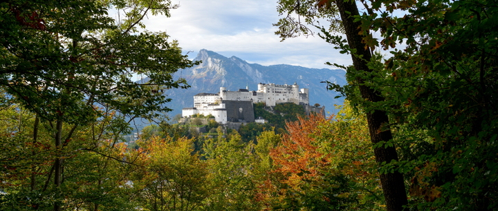 호엔잘츠부르크 성의 가을 전경 ©Tourismus Salzburg_Guenter Breitegger.jpg. (사진=오스트리아관광청 제공) photo@newsis.com *재판매 및 DB 금지
