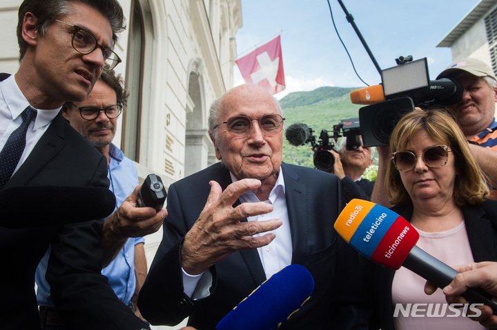 前 FIFA 회장 "축구팬들, 美 가지 말라"…북중미월드컵 보이콧 동참