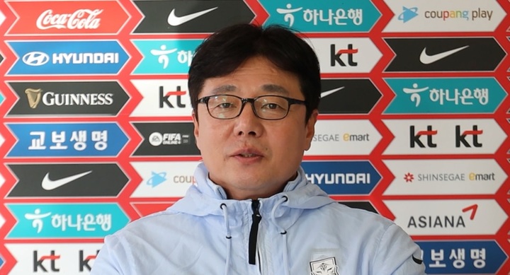 [서울=뉴시스]황선홍 올림픽대표팀 감독. 2022.11.11. (사진=대한축구협회 제공) *재판매 및 DB 금지