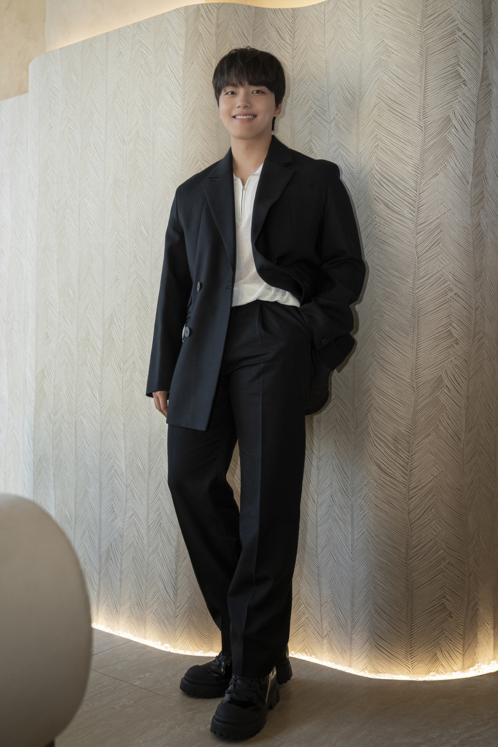 [인터뷰]22년만 여진구표 '동감'…"너그럽게 봐주세요"