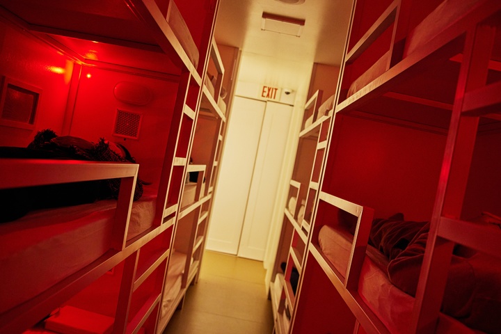 [서울=뉴시스]'다크필드' 3부작 중 '코마' 사진. (사진=LG아트센터 서울/김윤희 제공) 2022.11.15. photo@newsis.com *재판매 및 DB 금지