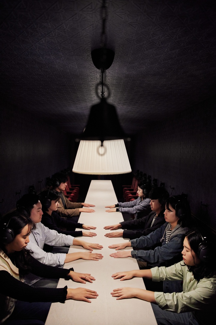 [서울=뉴시스]'다크필드' 3부작 중 '고스트쉽' 사진. (사진=LG아트센터 서울/김윤희 제공) 2022.11.15. photo@newsis.com *재판매 및 DB 금지