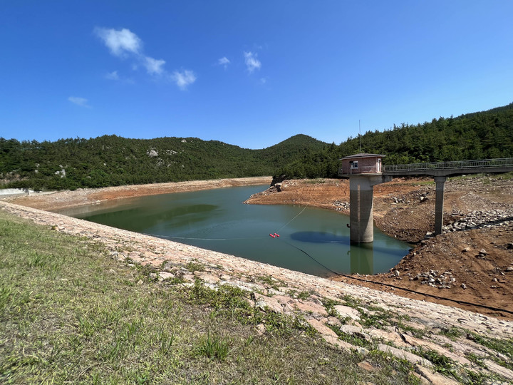 [신안=뉴시스] 이창우 기자=가뭄 장기화로 14일 전남 신안군 암태면 수곡지방상수원지 수위가 낮아져 있다. (사진=전남도 제공) 2022.11.14. photo@newsis.com *재판매 및 DB 금지