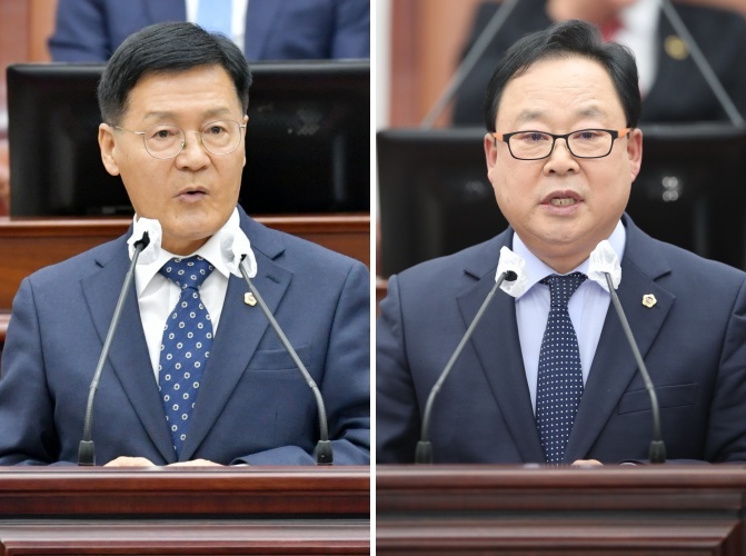 [제주=뉴시스] 제주도의회 정이운(왼쪽) 교육의원과 오승식 교육의원이 17일 제주도의회 본회의장에서 열린 도정질문에서 질의하고 있다. (사진=제주도의회 제공) 2022.11.17. photo@newsis.com *재판매 및 DB 금지