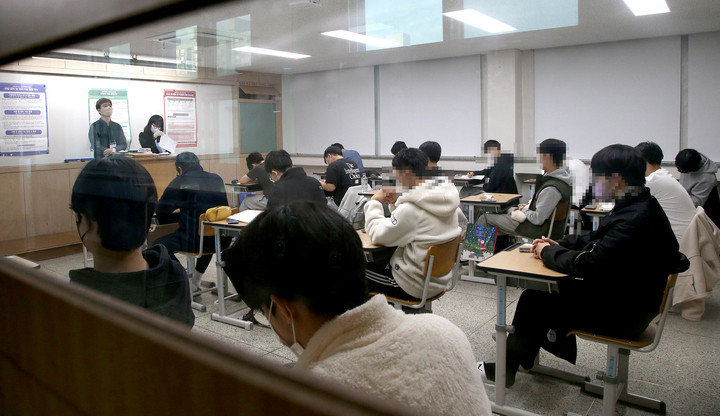 대전 고교 고사장 교실앰프 미작동, 영어 듣기평가 지연