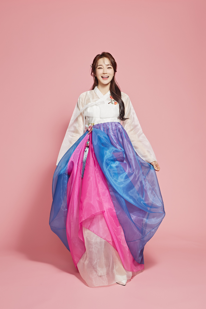 가수 김지현, 우즈벡 갈라콘서트 무대 오른다 "K트로트"