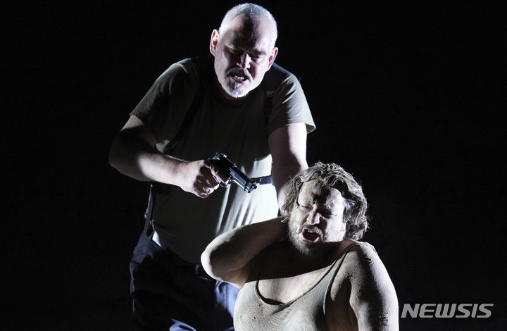 [AP/뉴시스] 22일 도이췌 오페르 베를린 단원들이 베를린에서 베토벤 작 오페라 '피델로' 드레스 리허설을 하고 있다