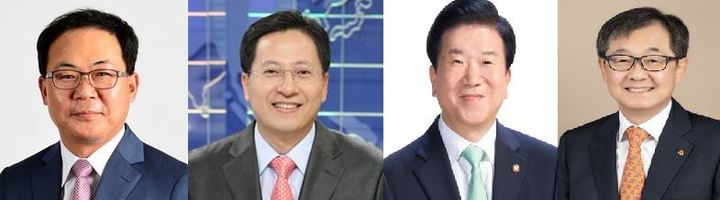 (왼쪽부터) 노석철 국민일보 편집국장, 정운갑 MBN 논설실장, 박병석 전 국회의장, 유영인 ㈜한화 지원부문 사장. 사진 성균관대 *재판매 및 DB 금지
