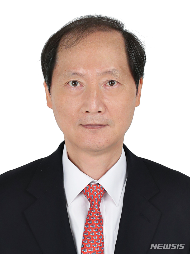 [서울=뉴시스] 이완규 법제처장. (사진=법제처 제공) 2022.11.25