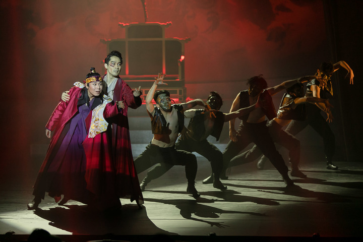 [전주=뉴시스]전북관광브랜드 상설공연 ‘몽연-서동의 꽃’의 한 장면.(전북문화관광재단 제공) *재판매 및 DB 금지