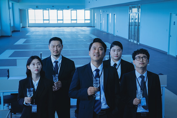 [서울=뉴시스] '사막의 왕'.2022.11.25.(사진 = 왓챠 제공) photo@newsis.com  *재판매 및 DB 금지