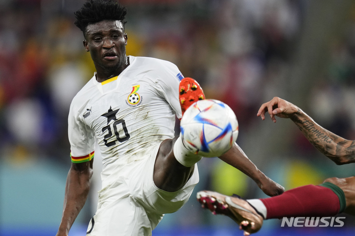 [도하(카타르)=AP/뉴시스]포르투갈전 치르는 가나 쿠두스. 2022.11.24. 