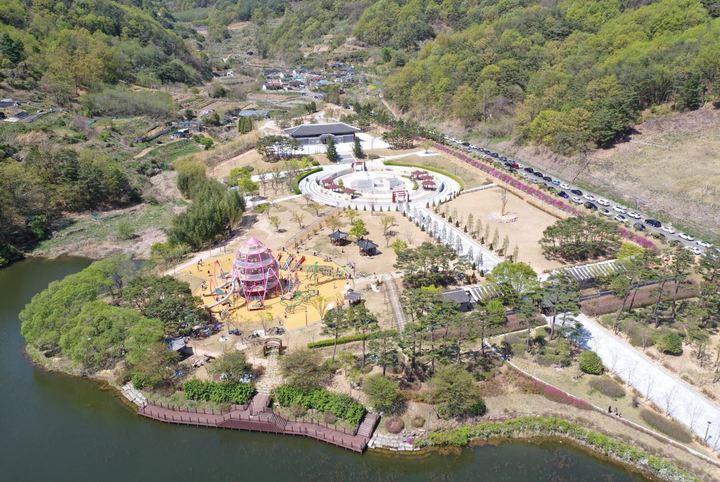 사명대사유적지와 연꽃놀이터 전경. *재판매 및 DB 금지