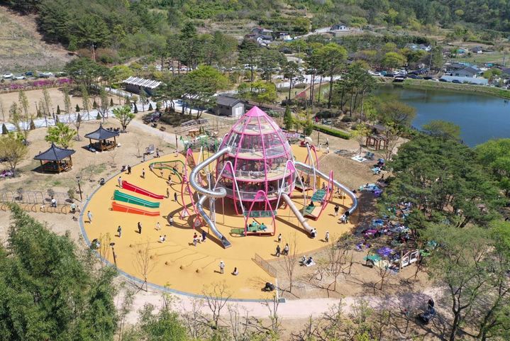 연꽃놀이터 전경. *재판매 및 DB 금지