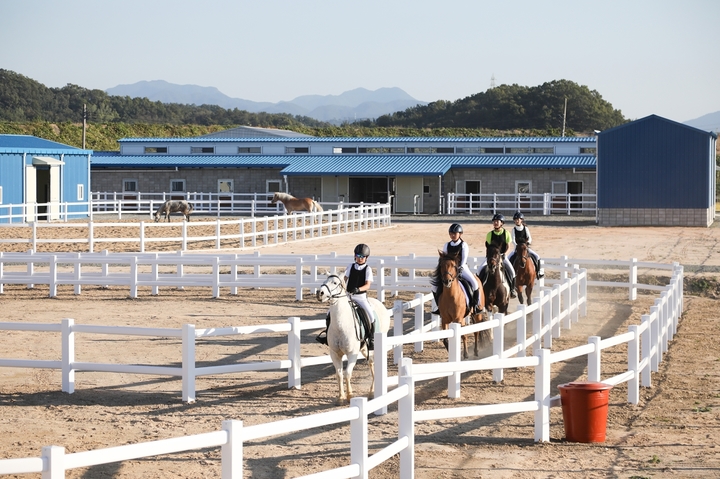 함안군 승마공원 제2승마장, ‘악양승마장’ 명칭 확정&nbsp; *재판매 및 DB 금지