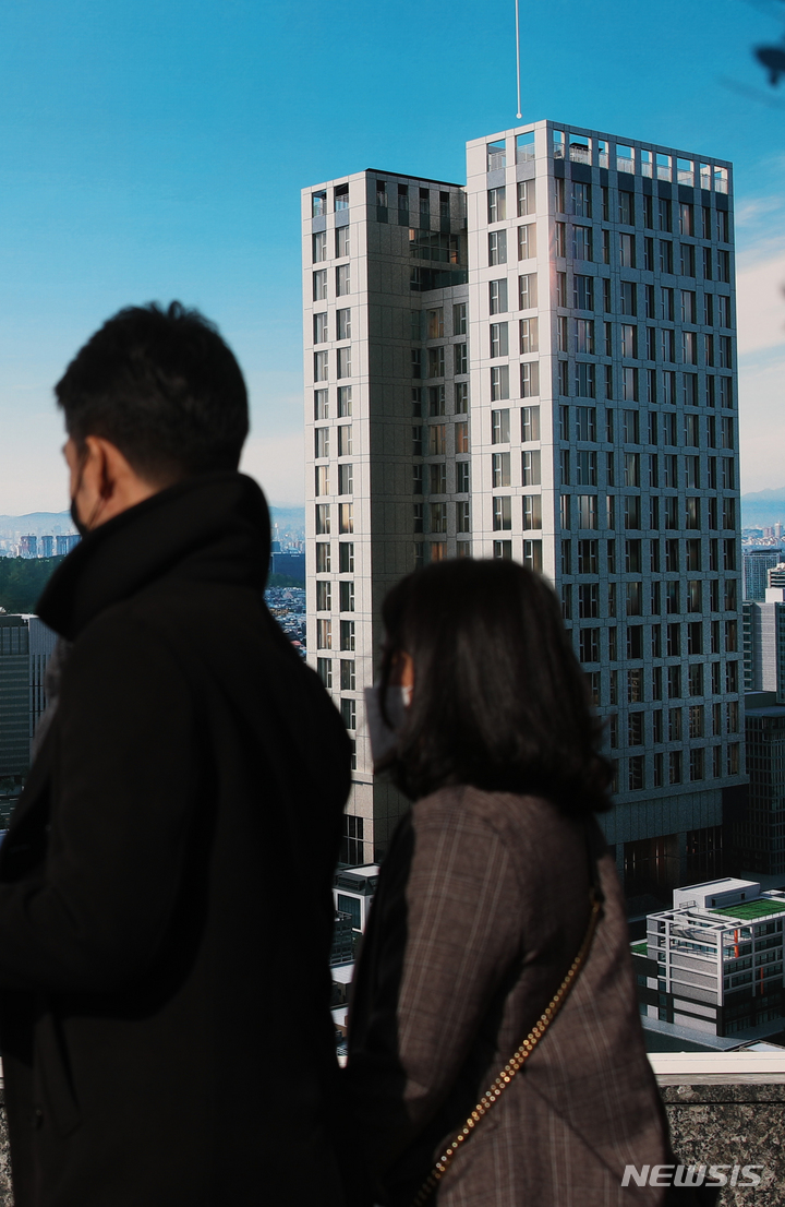 [서울=뉴시스] 고승민 기자 = [서울=뉴시스] 고승민 기자 = 서울의 한 오피스텔 분양홍보관 모습. 2022.11.27. kkssmm99@newsis.com2022.11.27. kkssmm99@newsis.com