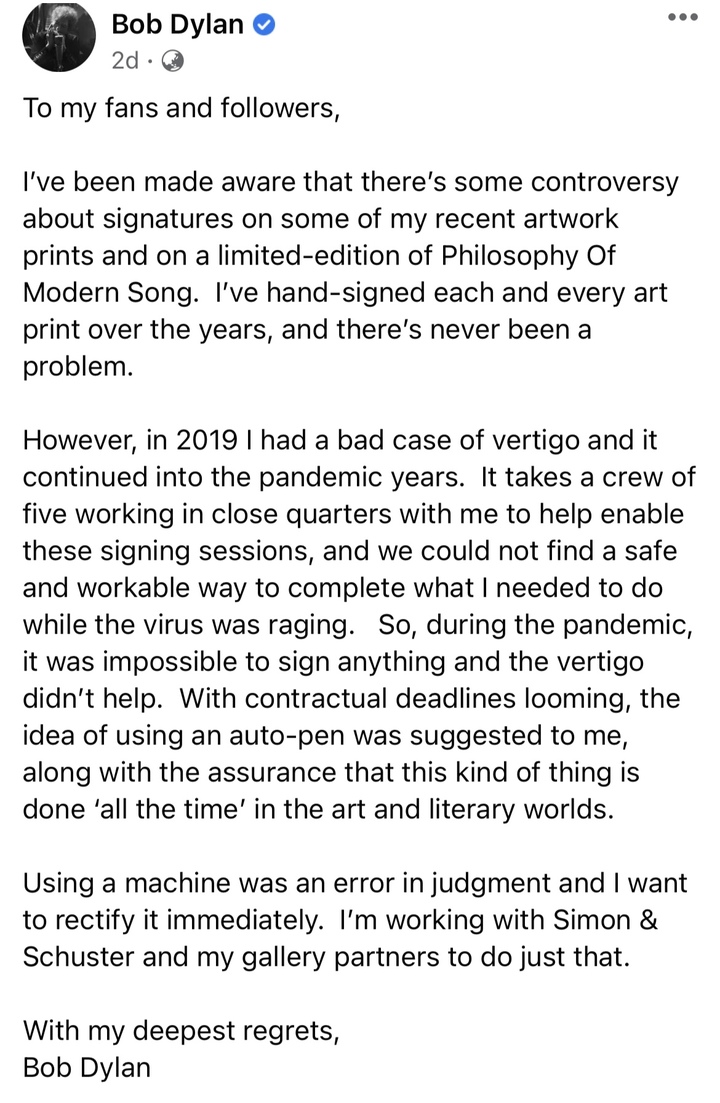 [서울=뉴시스] 밥 딜런이 자신의 새 책에 사인을 직접 하지 않고 기계로 복제했다고 인정하며 논란에 대해 사과했다고 27일(현지시간) 워싱턴 포스트(WP)가 보도했다. < 출처 : Bob Dylan 페이스북 캡처> 2022.11.28 *재판매 및 DB 금지