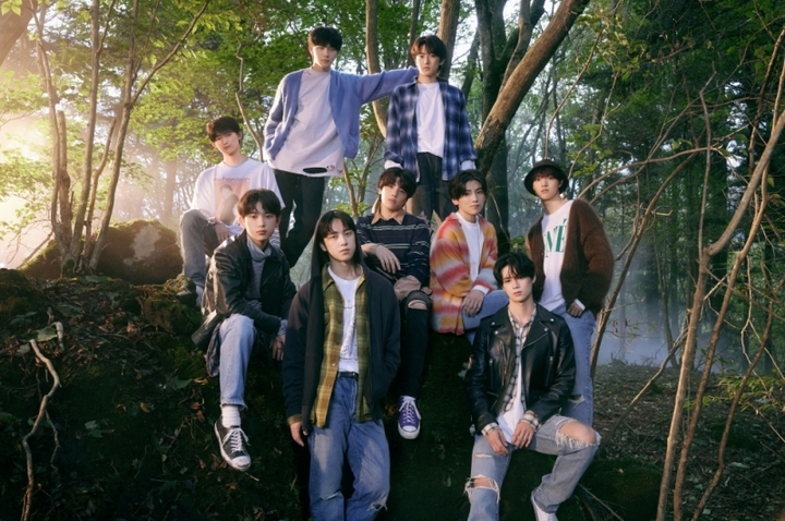 [서울=뉴시스] '앤팀(&TEAM)'. 2022.12.02. (사진=하이브 제공) photo@newsis.com *재판매 및 DB 금지 *재판매 및 DB 금지